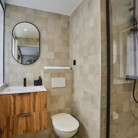 Apartment Ac Champs De Mars Eiffel Tower By Prestige