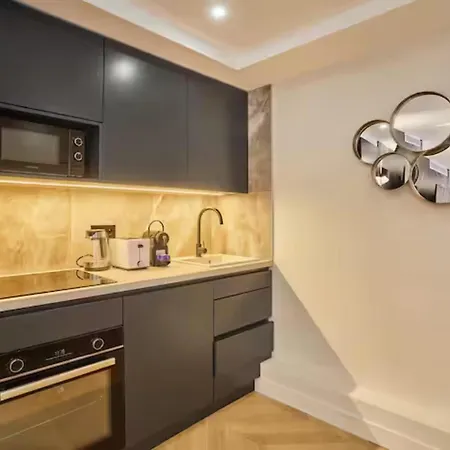 Apartment Ac Champs De Mars Eiffel Tower By Prestige