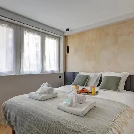 Apartment Ac Champs De Mars Eiffel Tower By Prestige