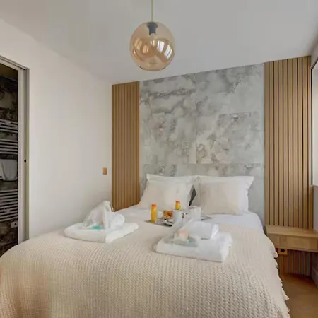 Apartment Ac Champs De Mars Eiffel Tower By Prestige