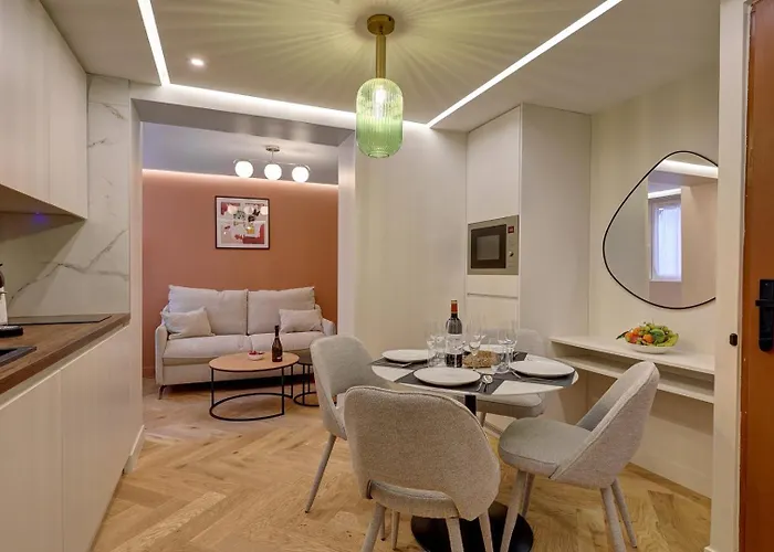 Ac Champs De Mars Eiffel Tower By Prestige 아파트